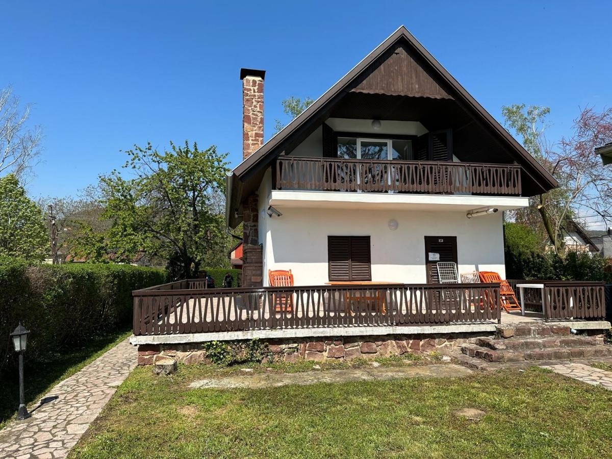 Hangulatos Balaton parti nyaraló Révfülöp Exterior foto