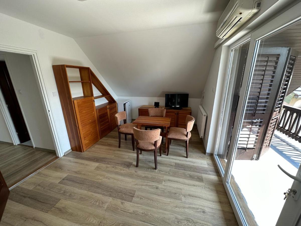 Hangulatos Balaton parti nyaraló Révfülöp Exterior foto